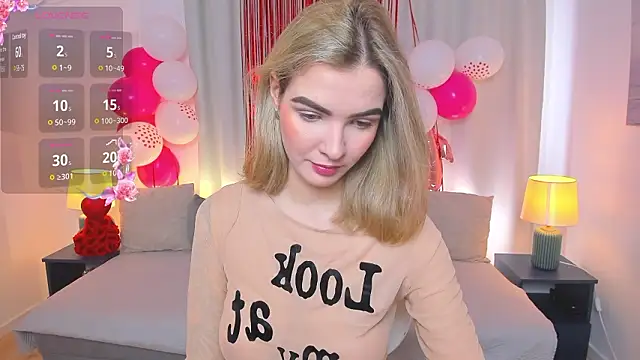 Snapshot of SinLuna_ chatting on February 15, 2026, 1:09 pm SinLuna online show from February 15, 2026, 1:09 pm