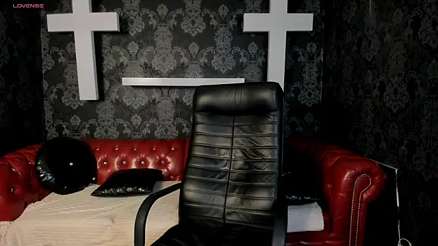 MonicaBev online show from April 4, 2026, 12:35 pm