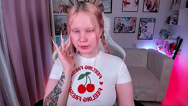 AnnieVibe online show from April 5, 2026, 5:32 pm