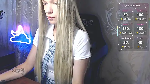 Snapshot of Shiny_Victoria chatting on July 18, 2026, 8:29 am Shiny Victoria online show from July 18, 2026, 8:29 am