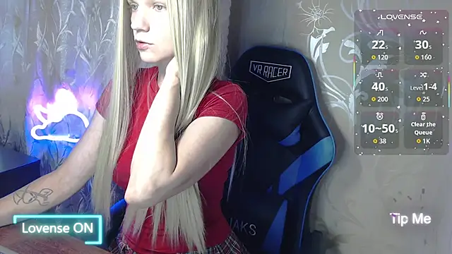 Snapshot of Shiny_Victoria chatting on July 19, 2026, 7:12 am Shiny Victoria online show from July 19, 2026, 7:12 am