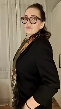 Snapshot of Bella_Velour chatting on February 17, 2026, 6:21 am Bella Velour online show from February 17, 2026, 6:21 am