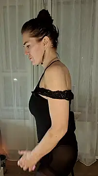 Snapshot of Bella_Velour chatting on February 17, 2026, 11:33 pm Bella Velour online show from February 17, 2026, 11:33 pm