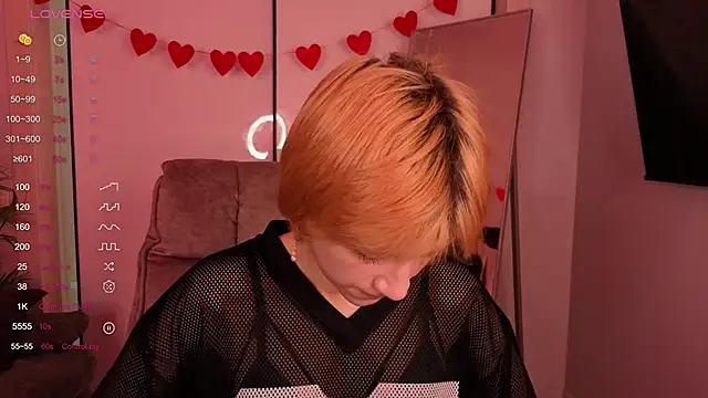 Snapshot of AutumnWhisper chatting on April 9, 2026, 4:23 pm AutumnWhisper online show from April 9, 2026, 4:23 pm