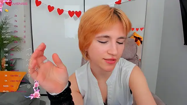 Snapshot of AutumnWhisper chatting on April 12, 2026, 3:17 pm AutumnWhisper online show from April 12, 2026, 3:17 pm