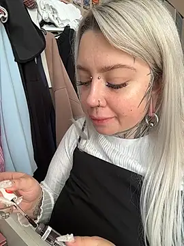 Snapshot of Chiibi chatting on February 25, 2026, 8:24 am Chiibi online show from February 25, 2026, 8:24 am