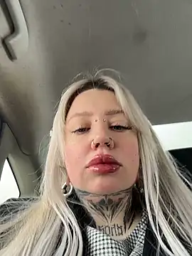 Snapshot of Chiibi chatting on February 27, 2026, 10:04 am Chiibi online show from February 27, 2026, 10:04 am