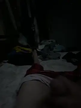 Skippy2420 online show from April 12, 2026, 3:33 am