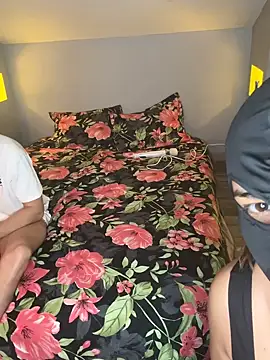 joujou95012 online show from February 8, 2026, 10:02 pm