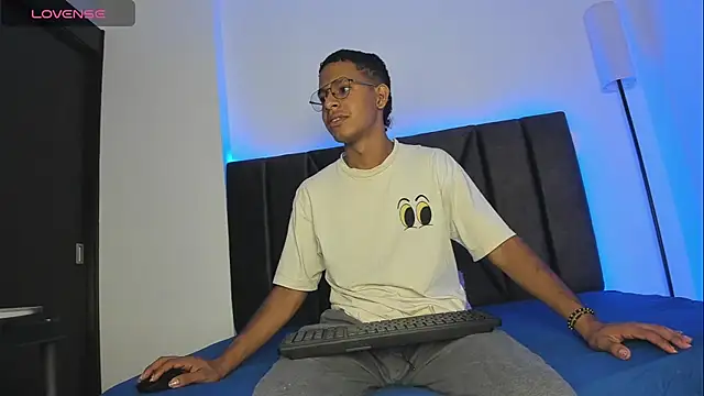 StellayDrake online show from February 20, 2026, 1:33 pm