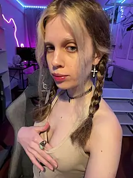 Snapshot of Maxine_gold chatting on May 9, 2026, 8:58 pm Maxine gold online show from May 9, 2026, 8:58 pm