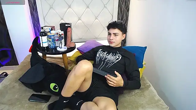 Samu Hott online show from March 20, 2026, 8:25 pm