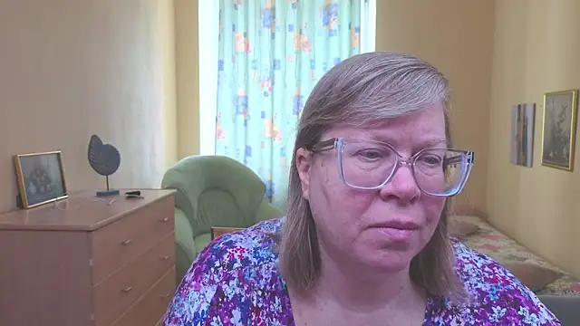 Snapshot of Emma_Eclipsee chatting on February 10, 2026, 7:34 am Emma Eclipsee online show from February 10, 2026, 7:34 am