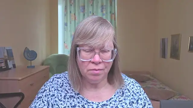 Snapshot of Emma_Eclipsee chatting on February 16, 2026, 7:26 am Emma Eclipsee online show from February 16, 2026, 7:26 am