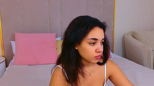 Snapshot of Luna_Cortier chatting on May 17, 2026, 5:16 am Luna Cortier online show from May 17, 2026, 5:16 am