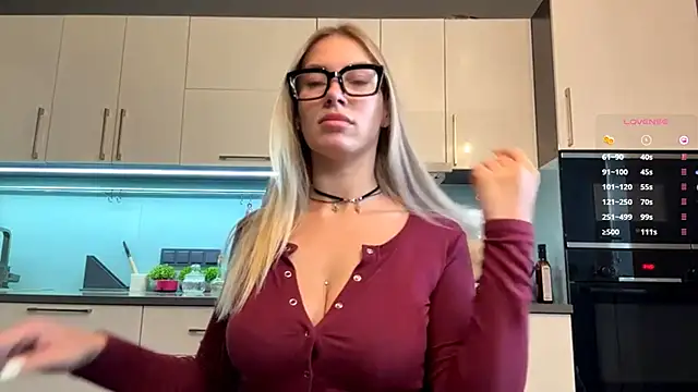 Snapshot of SoftnessMila chatting on June 27, 2026, 8:14 pm SoftnessMila online show from June 27, 2026, 8:14 pm