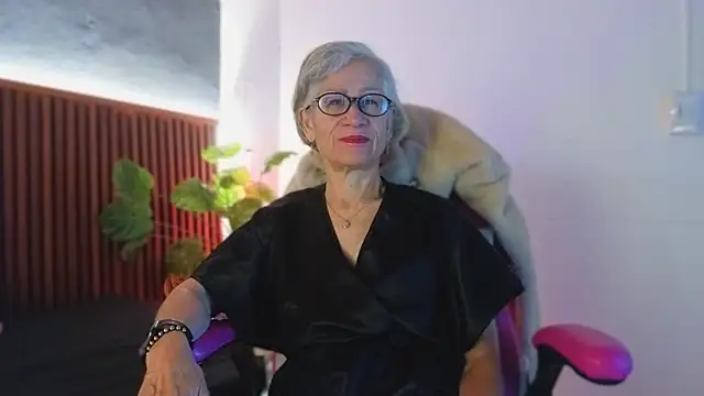 Snapshot of miss_monserrate01 chatting on February 9, 2026, 12:53 pm miss monserrate01 online show from February 9, 2026, 12:53 pm