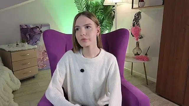 Snapshot of FranciscaGaring chatting on February 4, 2026, 9:48 am FranciscaGaring online show from February 4, 2026, 9:48 am