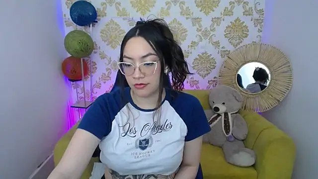 ALISS M  online show from February 17, 2026, 7:42 pm