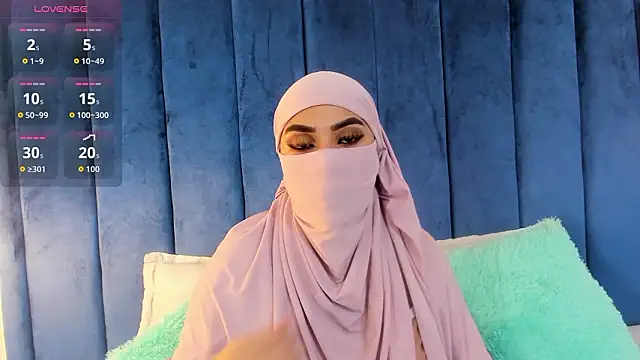 fatimarab   online show from March 7, 2026, 3:36 am