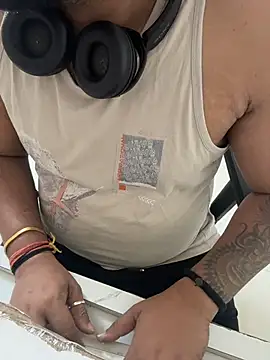 Snapshot of Rah0091 chatting on February 18, 2026, 9:44 pm Rah0091 online show from February 18, 2026, 9:44 pm