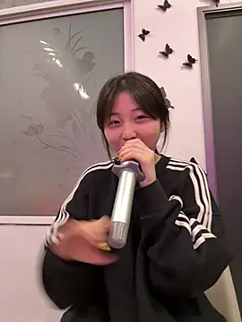 Snapshot of LXR77887 chatting on February 24, 2026, 9:07 am LXR77887 online show from February 24, 2026, 9:07 am