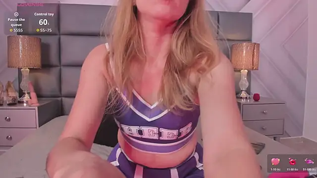 AlexaFoxx  online show from April 16, 2026, 12:50 pm