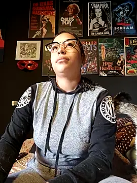 GingerLara online show from February 6, 2026, 3:26 pm