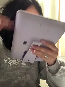 Snapshot of Sara_Fernandez_ chatting on February 12, 2026, 1:39 pm Sara Fernandez online show from February 12, 2026, 1:39 pm