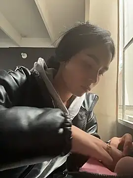 Snapshot of Sara_Fernandez_ chatting on February 17, 2026, 2:02 pm Sara Fernandez online show from February 17, 2026, 2:02 pm