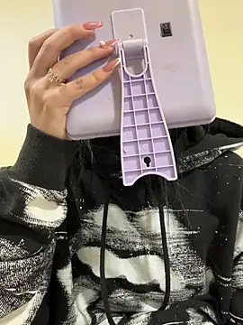 Snapshot of Sara_Fernandez_ chatting on February 26, 2026, 1:54 pm Sara Fernandez online show from February 26, 2026, 1:54 pm