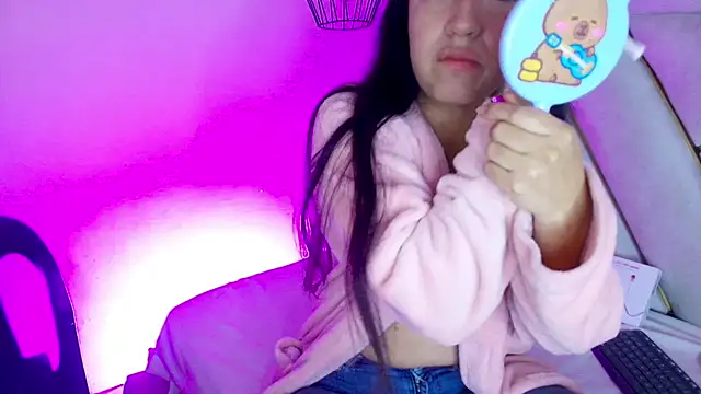 Dahiana Dmour  online show from February 17, 2026, 12:23 pm