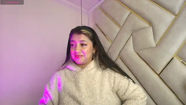 Dahiana Dmour  online show from April 7, 2026, 1:00 pm