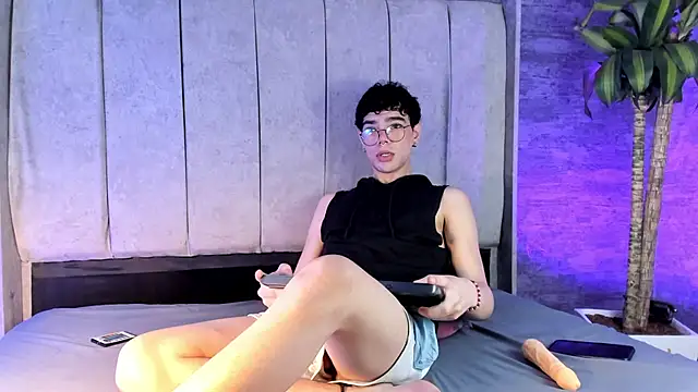 Snapshot of Elbombondelcircuit chatting on February 26, 2026, 7:57 pm Elbombondelcircuit online show from February 26, 2026, 7:57 pm