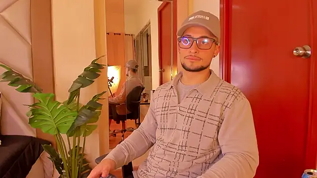 valenssio moretti online show from March 12, 2026, 4:07 am