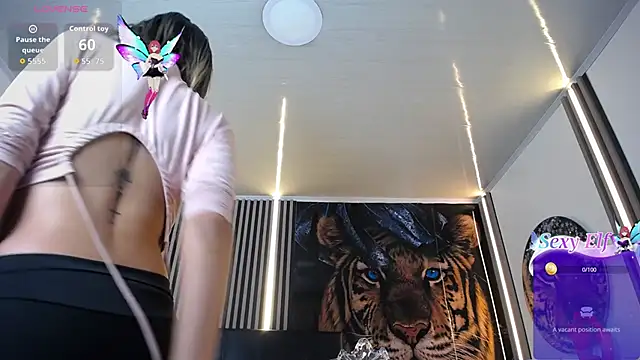 Snapshot of Karolyn_rousse chatting on March 1, 2026, 12:07 pm Karolyn rousse online show from March 1, 2026, 12:07 pm