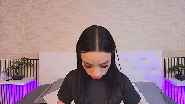 Elizabeth Ferrer online show from February 25, 2026, 11:53 am