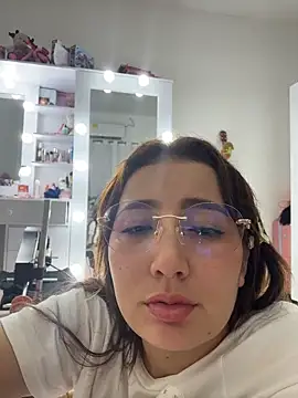 Snapshot of Arya___ chatting on February 4, 2026, 4:13 pm Arya online show from February 4, 2026, 4:13 pm