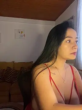 JulietaRiios online show from April 16, 2026, 9:04 pm