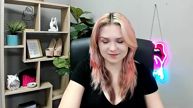SweetLilyxo online show from July 2, 2026, 6:41 am
