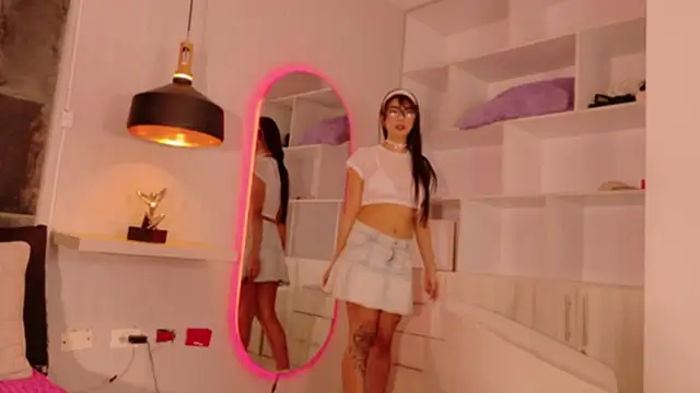 Pikayle online show from April 14, 2026, 11:00 pm