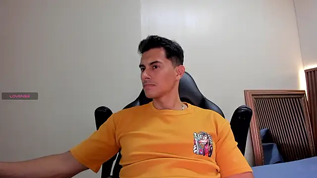 Snapshot of Mike_Conors chatting on February 12, 2026, 2:39 am Mike Conors online show from February 12, 2026, 2:39 am