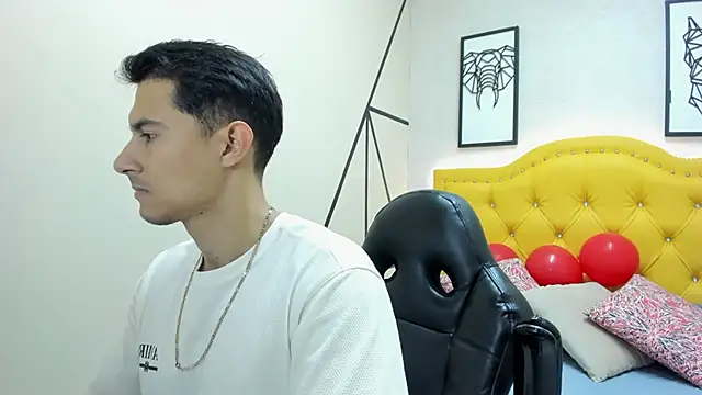 Snapshot of Mike_Conors chatting on February 20, 2026, 1:57 am Mike Conors online show from February 20, 2026, 1:57 am