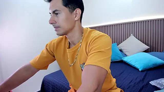 Snapshot of Mike_Conors chatting on March 4, 2026, 1:55 am Mike Conors online show from March 4, 2026, 1:55 am