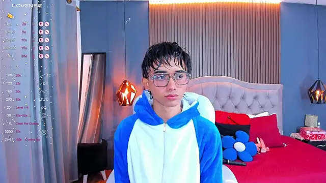 Noa 03 online show from April 17, 2026, 1:36 pm