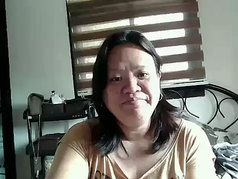 Snapshot of yummychubby29 chatting on February 8, 2026, 4:05 am yummychubby29 online show from February 8, 2026, 4:05 am