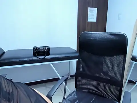 Snapshot of ZombitchX chatting on February 13, 2026, 4:41 am ZombitchX online show from February 13, 2026, 4:41 am