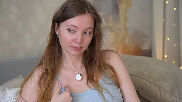 moan elisa online show from March 22, 2026, 3:32 am