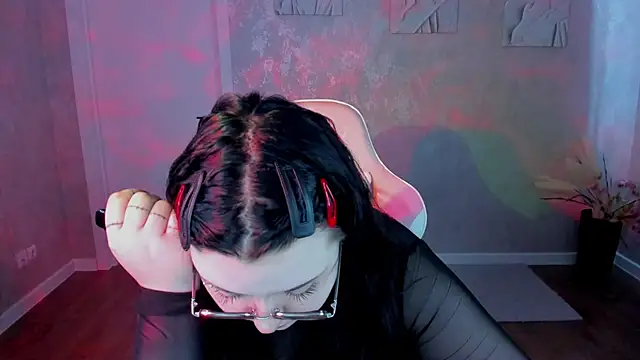 Kira G0ld online show from April 1, 2026, 1:06 am