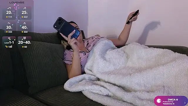 Snapshot of ViolettBaby chatting on June 20, 2026, 2:58 am ViolettBaby online show from June 20, 2026, 2:58 am